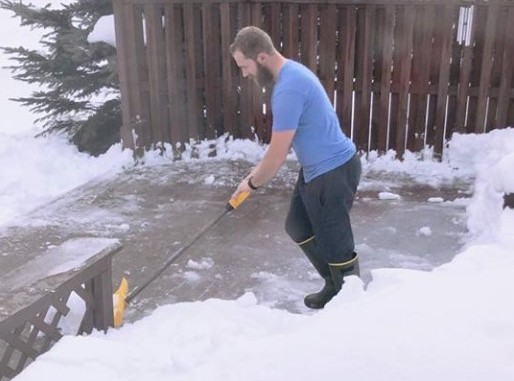 SAFE WINTER SHOVELING